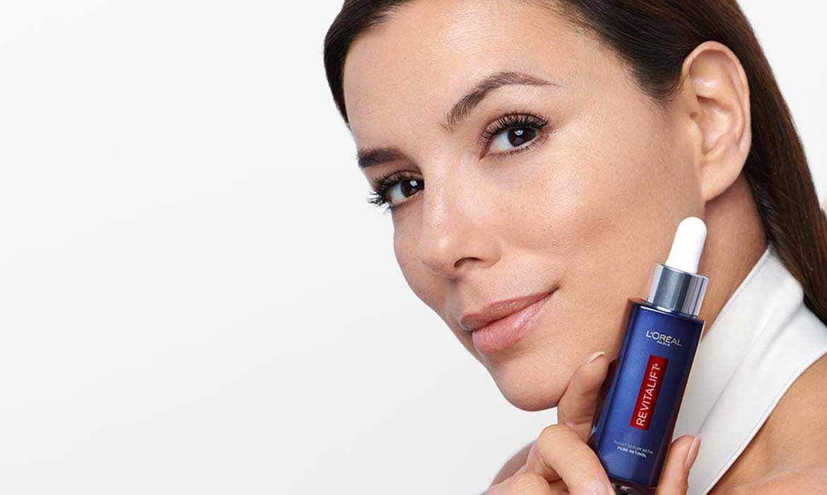 Con El Sérum Noche Retinol Puro de la gama Revitalift Laser de L’Oréal Paris podrás combatir de forma eficaz las arrugas de tu frente. ¡Incluso las más profundas!